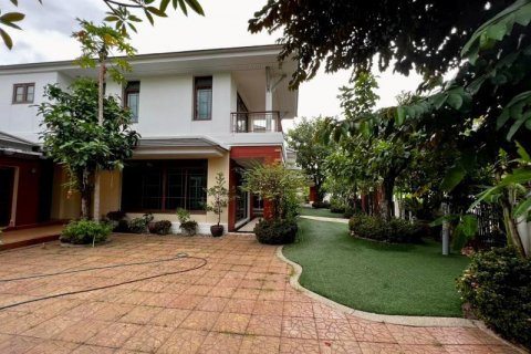 Casa de 5 dormitorios en Bangkok, Tailandia № 65611 - foto 2