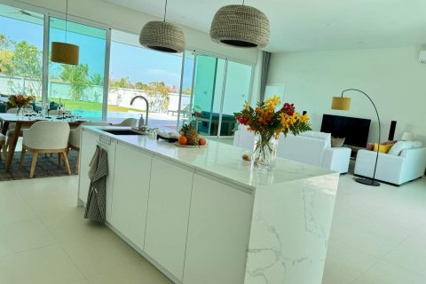 Chalet de 4 dormitorios en Hua Hin, Tailandia № 166064 - foto 18