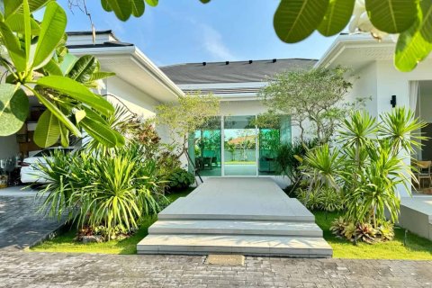 Chalet de 4 dormitorios en Hua Hin, Tailandia № 166064 - foto 24