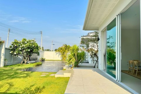 Chalet de 4 dormitorios en Hua Hin, Tailandia № 166064 - foto 2
