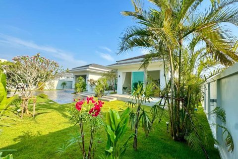 Chalet de 4 dormitorios en Hua Hin, Tailandia № 166064 - foto 4