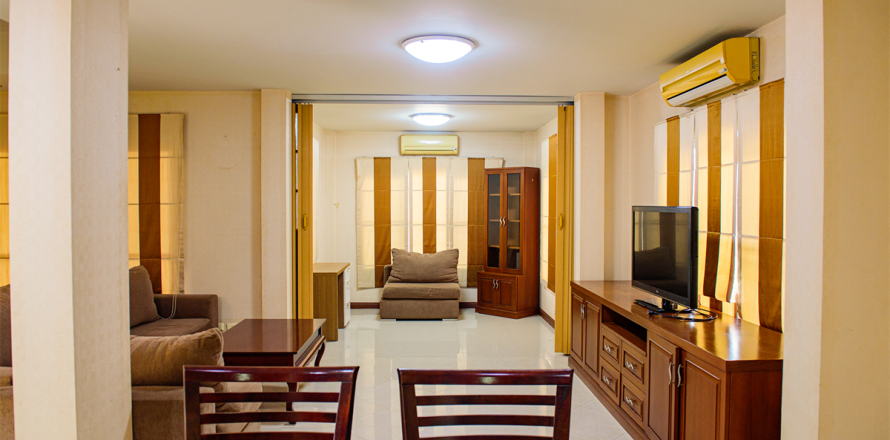 Haus in Bangkok, Thailand 3 Schlafzimmer № 189396
