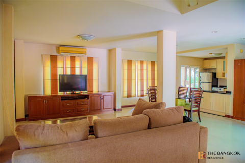 Haus in Bangkok, Thailand 3 Schlafzimmer № 189396 - Foto 4