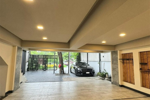 House in Bangkok, Thailand 2 bedrooms № 189397