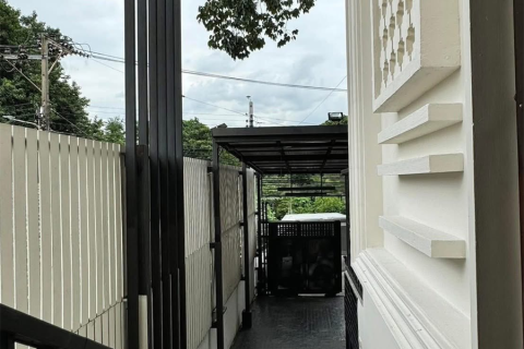 Casa de 2 dormitorios en Bangkok, Tailandia № 189397 - foto 5