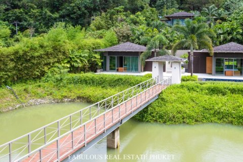 Chalet de 7 dormitorios en Bang Tao, Tailandia № 179882 - foto 8