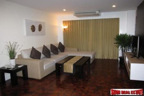 Apartment in Bangkok, Thailand 2 bedrooms № 203933
