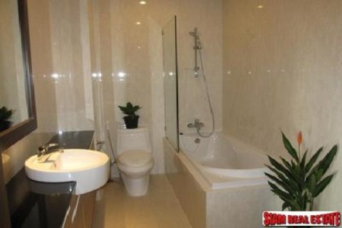 Apartamento de 2 dormitorios en Bangkok, Tailandia № 203933 - foto 5