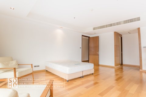 Condominio de 4 dormitorios en Bangkok, Tailandia № 168203 - foto 8