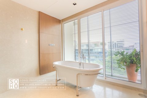 Condominio de 4 dormitorios en Bangkok, Tailandia № 168203 - foto 15
