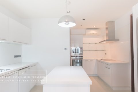 Condominio de 4 dormitorios en Bangkok, Tailandia № 168203 - foto 13