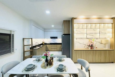 Chalet de 3 dormitorios en Pattaya, Tailandia № 119168 - foto 4