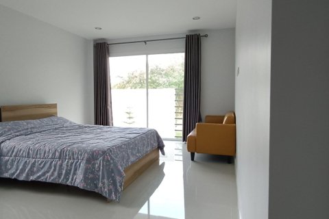 Casa de 4 dormitorios en Hua Hin, Tailandia № 167630 - foto 3