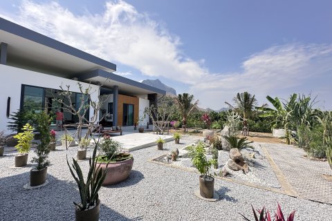 Chalet de 3 dormitorios en Hua Hin, Tailandia № 167626 - foto 8