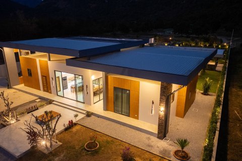 Chalet de 3 dormitorios en Hua Hin, Tailandia № 167626 - foto 13