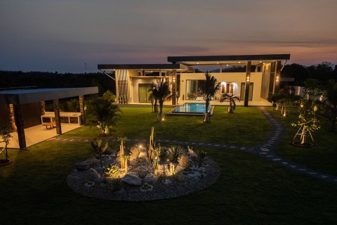 Chalet de 3 dormitorios en Hua Hin, Tailandia № 167626 - foto 18