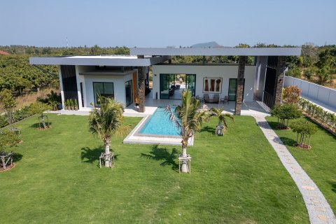 Chalet de 3 dormitorios en Hua Hin, Tailandia № 167626 - foto 10