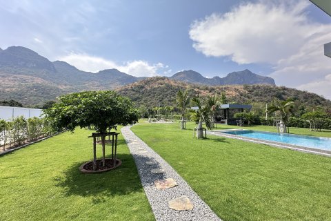 Chalet de 3 dormitorios en Hua Hin, Tailandia № 167626 - foto 2