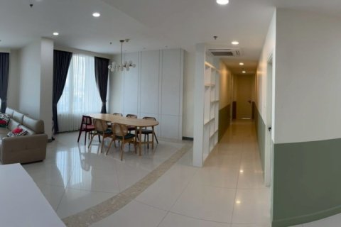 Condominio de 3 dormitorios en Sathon, Bangkok, Tailandia № 168859 - foto 2