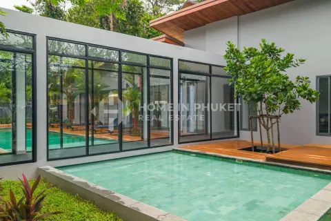 Casa de 4 dormitorios en Kathu, Tailandia № 209519 - foto 2