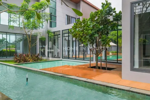 Casa de 4 dormitorios en Kathu, Tailandia № 209519 - foto 3
