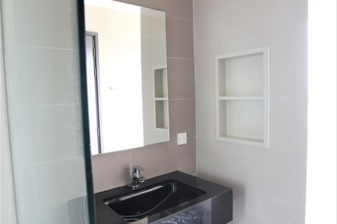 Condominio de 1 dormitorio en Bangkok, Tailandia № 185798 - foto 4