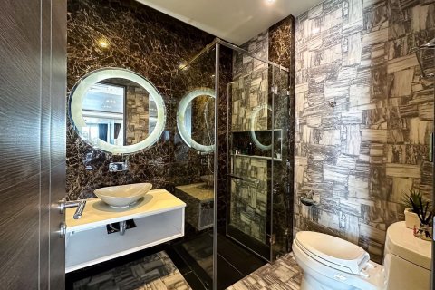 Penthouse in Khlong Toei, Bangkok, Thailand 3 bedrooms № 47515 - photo 14