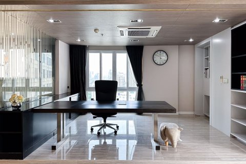 Penthouse in Khlong Toei, Bangkok, Thailand 3 bedrooms № 47515 - photo 11