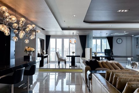 Penthouse in Khlong Toei, Bangkok, Thailand 3 bedrooms № 47515 - photo 2
