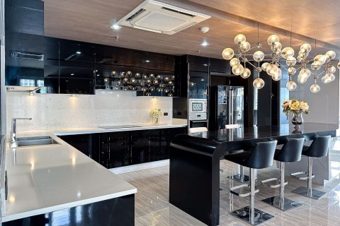Penthouse in Khlong Toei, Bangkok, Thailand 3 bedrooms № 47515 - photo 8