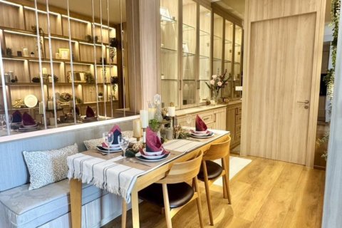Condominio de 2 dormitorios en Khlong Toei, Bangkok, Tailandia № 135293 - foto 4
