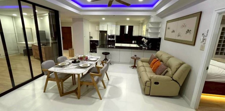 Condominio de 2 dormitorios en Pattaya, Tailandia № 135292