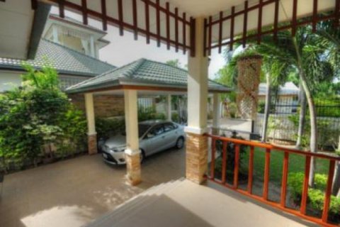 Chalet de 3 dormitorios en Hua Hin, Tailandia № 202814 - foto 5