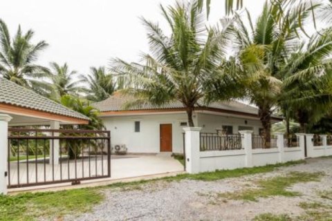 Chalet de 2 dormitorios en Hua Hin, Tailandia № 202820 - foto 4