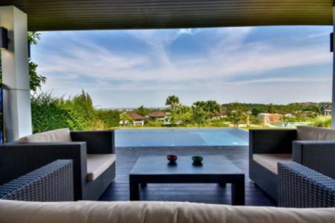 Chalet de 3 dormitorios en Hua Hin, Tailandia № 202815 - foto 3