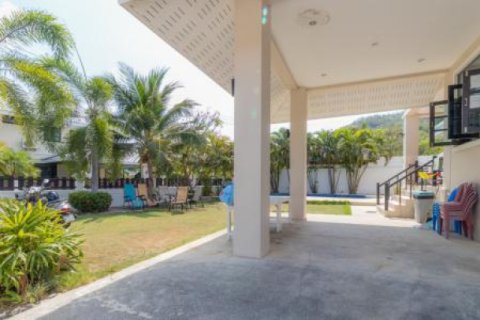 Chalet de 5 dormitorios en Hua Hin, Tailandia № 202819 - foto 4