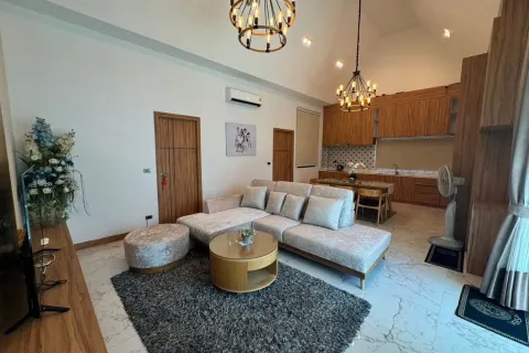 Chalet de 3 dormitorios en Pattaya, Tailandia № 147836 - foto 12