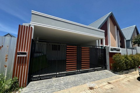 Chalet de 3 dormitorios en Pattaya, Tailandia № 147836 - foto 4
