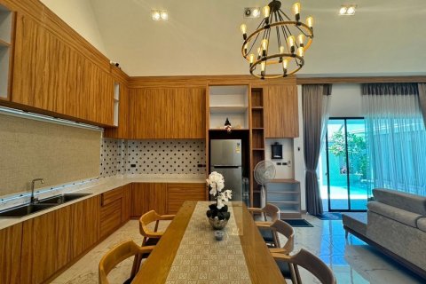 Chalet de 3 dormitorios en Pattaya, Tailandia № 147836 - foto 16