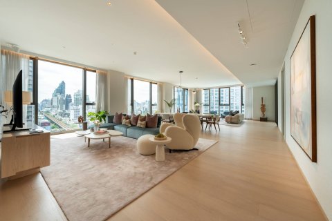 Ático de 4 dormitorios en Bangkok, Tailandia № 180377
