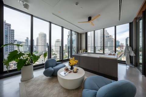 Ático de 4 dormitorios en Bangkok, Tailandia № 180377 - foto 15