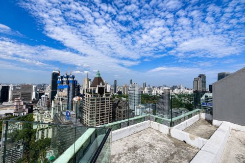 Ático de 4 dormitorios en Bangkok, Tailandia № 180374 - foto 12