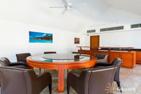 Chalet de 4 dormitorios en Rawai, Tailandia № 179246 - foto 11