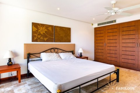 Chalet de 4 dormitorios en Rawai, Tailandia № 179246 - foto 7