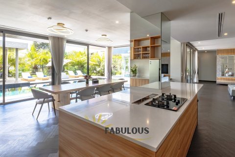 Chalet de 6 dormitorios en Bang Tao, Tailandia № 179251 - foto 4