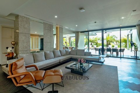 Chalet de 6 dormitorios en Bang Tao, Tailandia № 179251 - foto 24