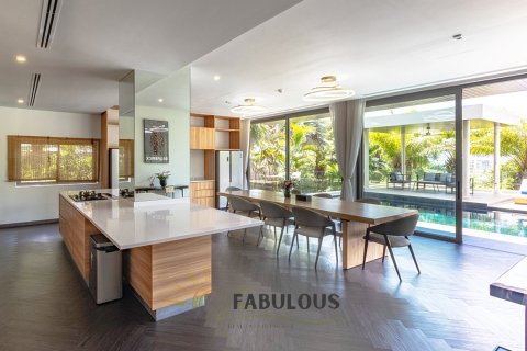 Chalet de 6 dormitorios en Bang Tao, Tailandia № 179251 - foto 7