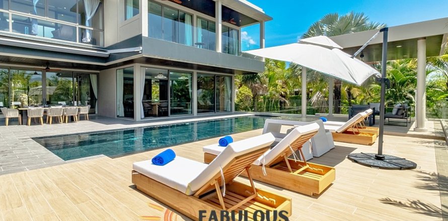 Chalet de 6 dormitorios en Bang Tao, Tailandia № 179251