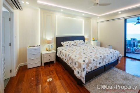 Condominio de 3 dormitorios en Pattaya, Tailandia № 119421 - foto 13