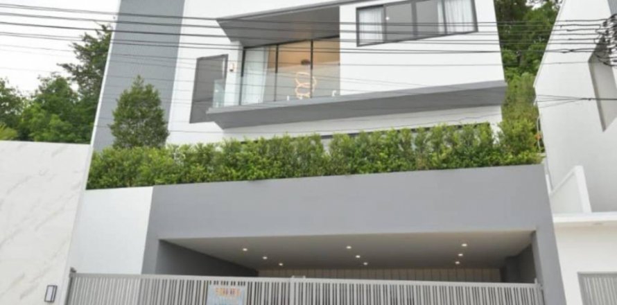 Casa de 4 dormitorios en Phuket, Tailandia № 119426